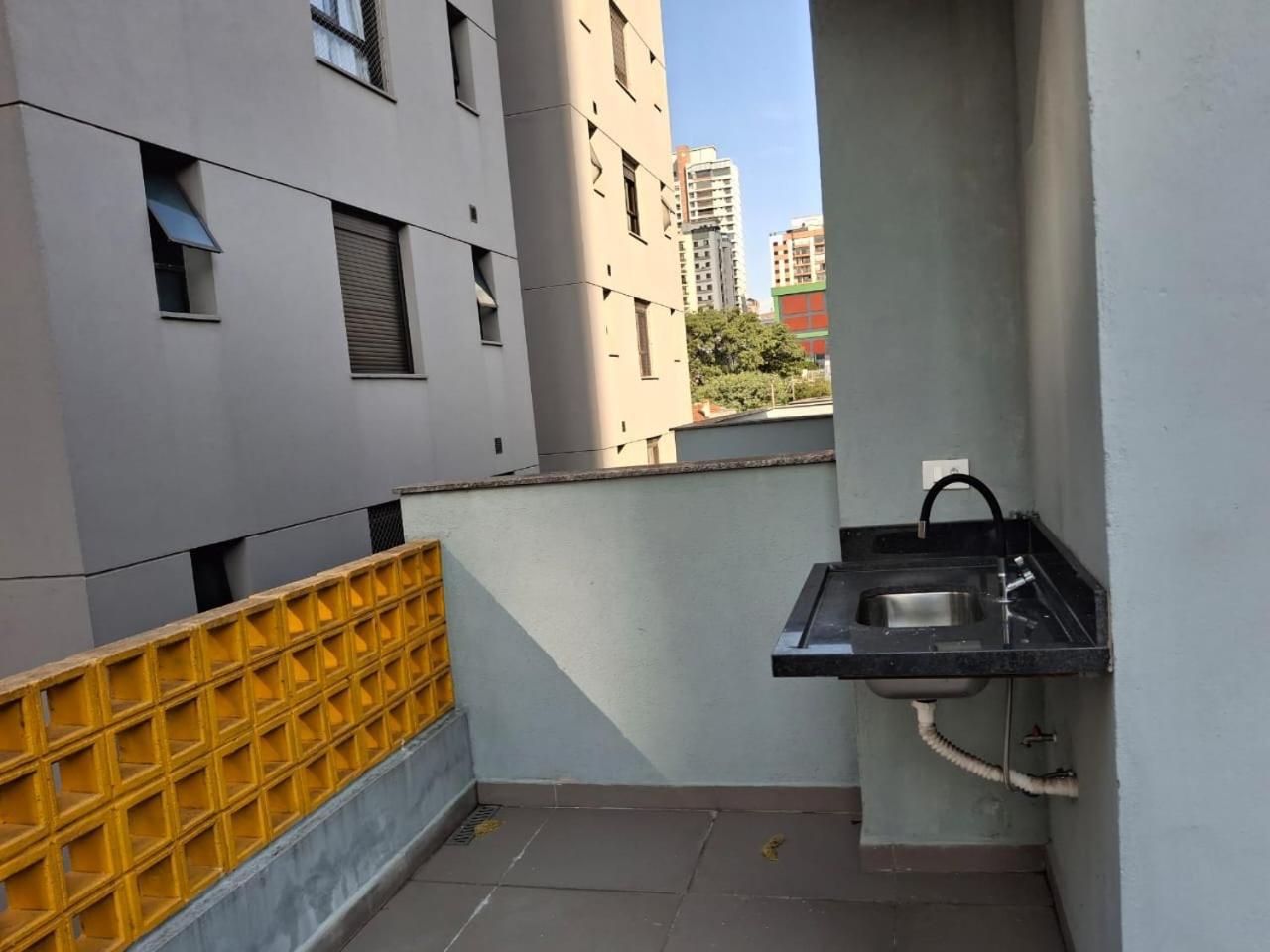 Em Apartment *